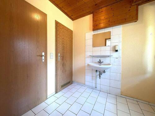 Hinterhaus: Bad Vorraum - 