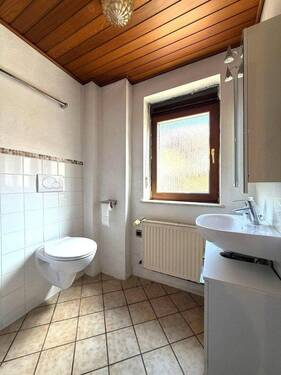 Vorderhaus: Gäste-Bad - 