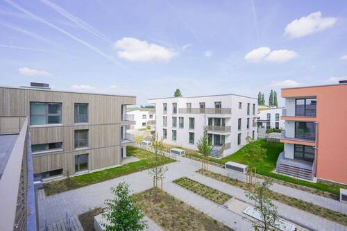 Blick in Innenhof - 3 Zimmer Etagenwohnung in Köngen