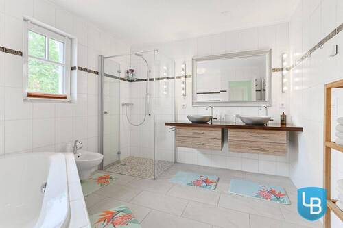 Modernes Badezimmer - 