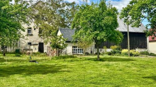 Wohnhaus und Scheune - 