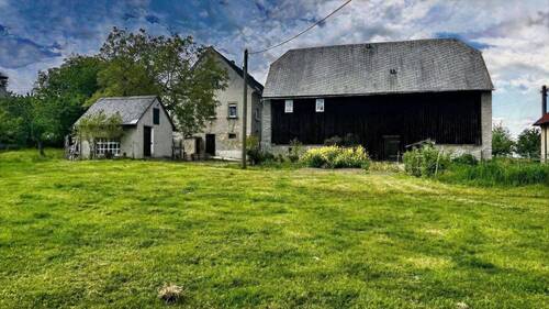 Wohnhaus und Scheune - 