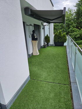 Balkon mit Markise - 
