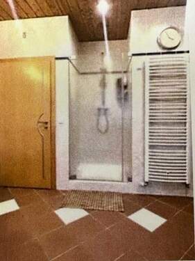 Dusche mit Glastür - 