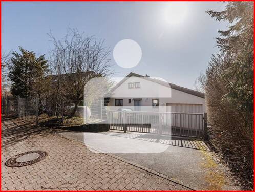 Ansicht Nord Einfahrt - Einfamilienhaus in exklusiver Lage in Forchheim