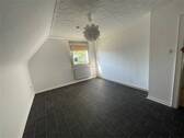 Wohnzimmer - 3 Zimmer Etagenwohnung zum Kaufen in Bischofsheim