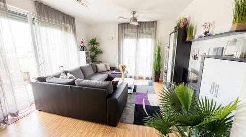 Wohnzimmer - 2 Zimmer Etagenwohnung zum Kaufen in Dresden