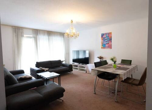 Wohnzimmer - 4 Zimmer Etagenwohnung zum Kaufen in Berlin