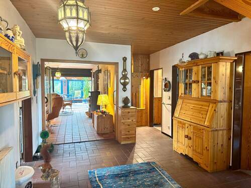 Großzügiger Eingangsbereich.jpg - 7 Zimmer Einfamilienhaus in Bad Segeberg