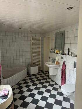 Bad im 1-Familienh..jpg - 