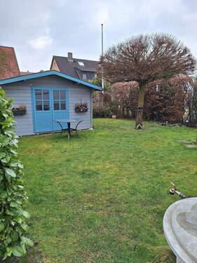 Garten mit Gartenhaus - 