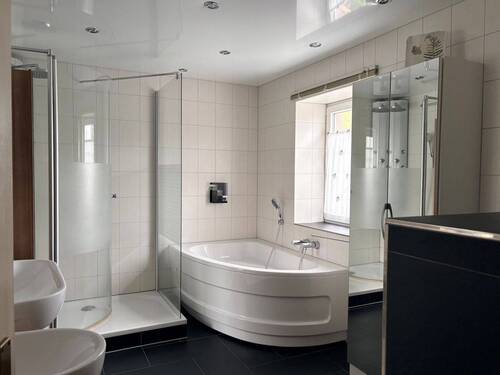 TAGESLICHTBAD - 