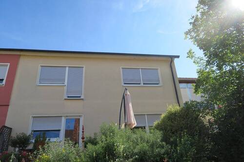 Bild 1 - Großzügige 2 Zi.-Wohnung in Heilsbronn OT Ketteldorf