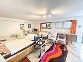 geräumiges Zimmer im Kellergeschoss - 