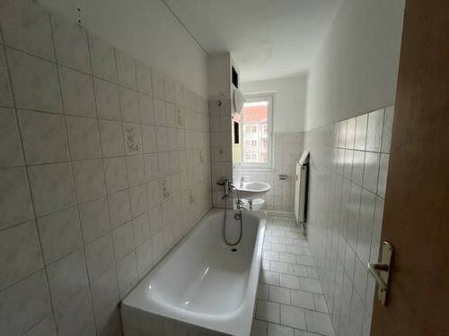 Bad.jpg - 2 Zimmer Etagenwohnung zur Miete in Zwickau