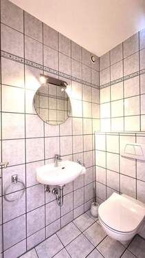 separates WC - 