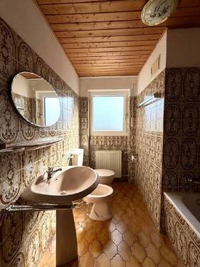 Badezimmer mit Badewanne - 