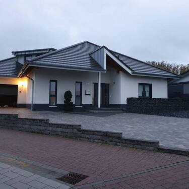 Bild 1 - Bungalow - 590.000,00 EUR Kaufpreis, ca.  157,00 m² Wohnfläche