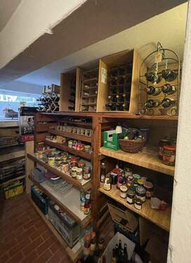 Abstellmöglichkeiten im Keller - 