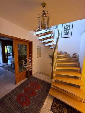 Diele- - 7 Zimmer Einfamilienhaus zum Kaufen in Bad Homburg