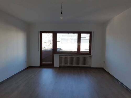 Wohnzimmer - 3 Zimmer Etagenwohnung zur Miete in Siegburg