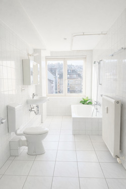 Badezimmer (mit KI eingerichtet) - 