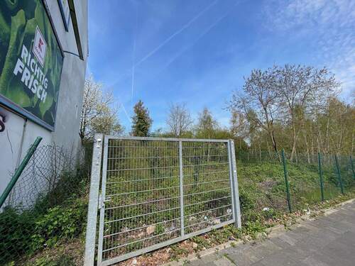 Grundstück (2) - Baugrundstück mit Baugenehmigung für ein MFH mit 5 Wohneinheiten (328 m² WF), Keller, Gewerbeeinheit und Garage in MG-Rheydt