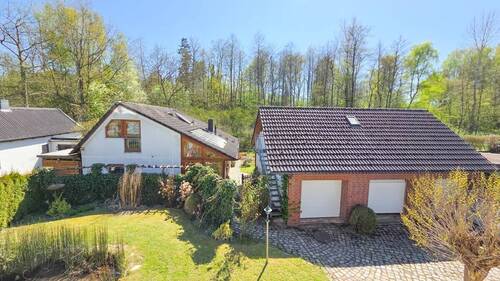 Blick zum Hinterhaus - 7 Zimmer Einfamilienhaus in Bad Oldesloe