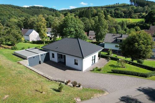 DJI_0821.JPG - Modernes Einfamilienhaus in Gondenbrett – Baujahr 2019, sofort bezugsfertig