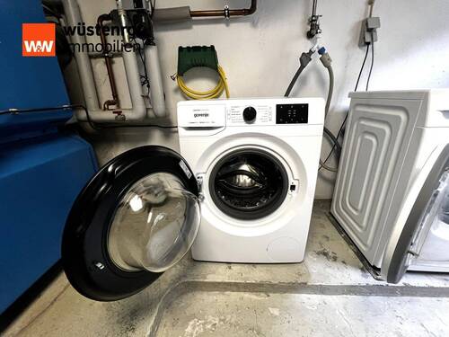 Waschmaschine im Keller - 
