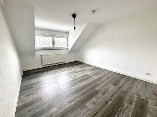 Wohnzimmer - 2 Zimmer Etagenwohnung zur Miete in Kaiserslautern