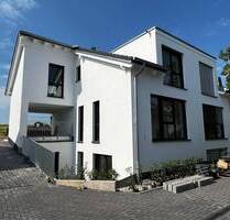 Neuwertige Doppelhaushälfte mit Carport in TOP-Lage von Mainz-Weisenau zu vermieten!