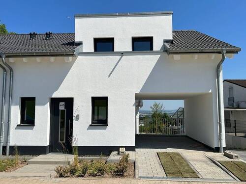 Hausansicht - 6 Zimmer Doppelhaushälfte zur Miete in Mainz