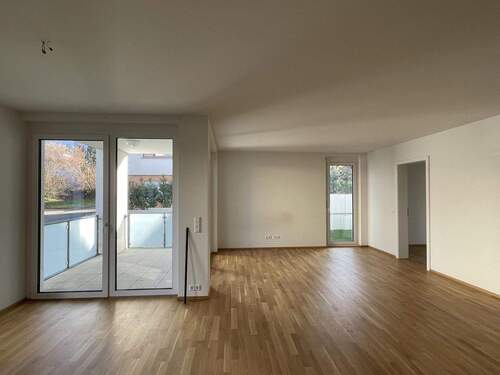 Wohnzimmer mit Ausgang zur... - 