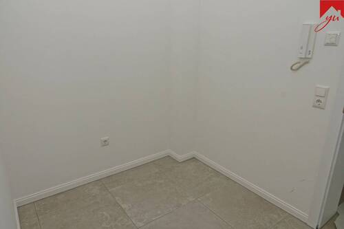 Wohnungseingangsbereich/ Garderobe - 