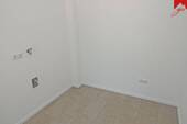 Hauswirtschaftsraum mit Waschmaschinenanschluss - 