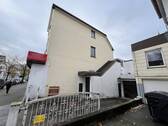 Seitenansicht rechts - 8 Zimmer Mehrfamilienhaus, Wohnhaus in Bad Pyrmont
