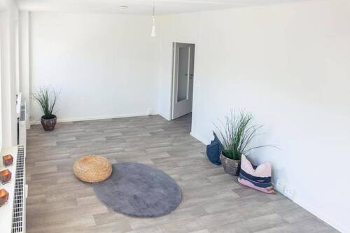 Wohnzimmer Vergleichswohnung - 3 Zimmer Etagenwohnung zur Miete in Chemnitz