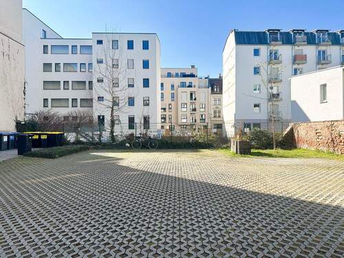 Außenstellplatz im Innenhof - 