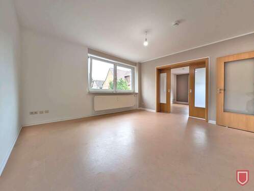 Zimmer 1 OG-Wohnung - Mehrfamilienhaus, Wohnhaus mit 281,00 m² in Fuldatal / Ihringshausen zum Kaufen