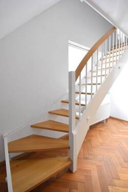 Aufgang zum Schlafzimmer - Mehrfamilienhaus, Wohnhaus mit 120,00 m&sup2; in Waldsee zum Kaufen