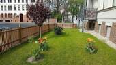 Vorgarten und Balkon - 