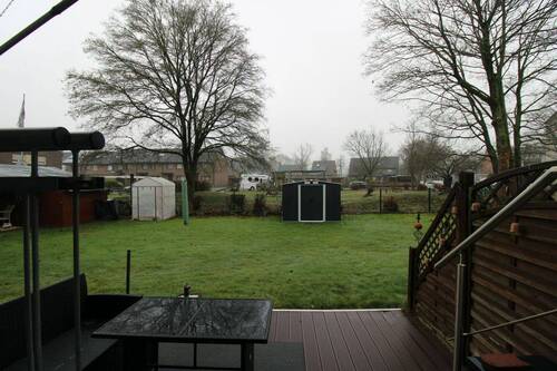Gartenzugang und Terrasse - Gepflegte Erdgeschosswohnung mit Garten in Rheinberg...