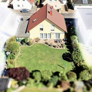 Luftbild Rückansicht - 4 Zimmer Einfamilienhaus zum Kaufen in Weilerswist