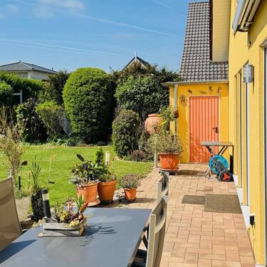 Zugang zur Garage auch von Aussen - 