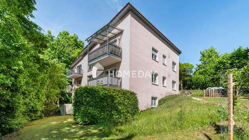 Außenansicht 1 - Wohnen mit Burgblick: Ruhige Souterrainwohnung mit Terrasse und Garten