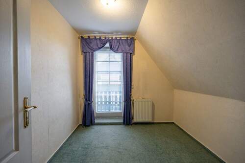 Ankleide/ Büro/ Gast - 