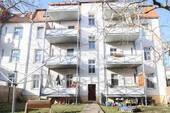 Hausrückansicht - 3 Zimmer Etagenwohnung zum Kaufen in Magdeburg