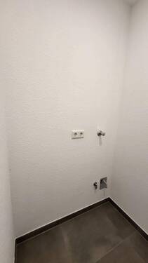 Hauswirtschaftraum mit Waschmaschinenanschluss.jpg - 