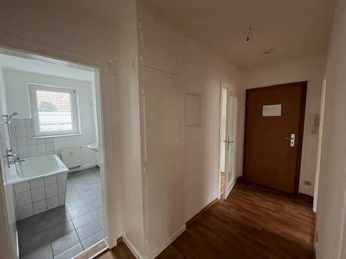 Flur.jpg - 3 Zimmer Etagenwohnung in Zwickau